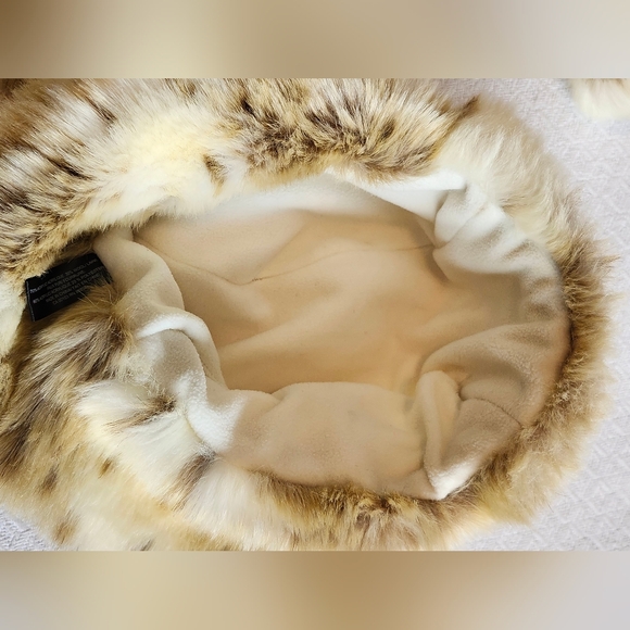 PARKHURST Cable Knit Trapper-Style Cream Knit Hat and Mittens Set with Faux Fur. - Picture 6 of 11